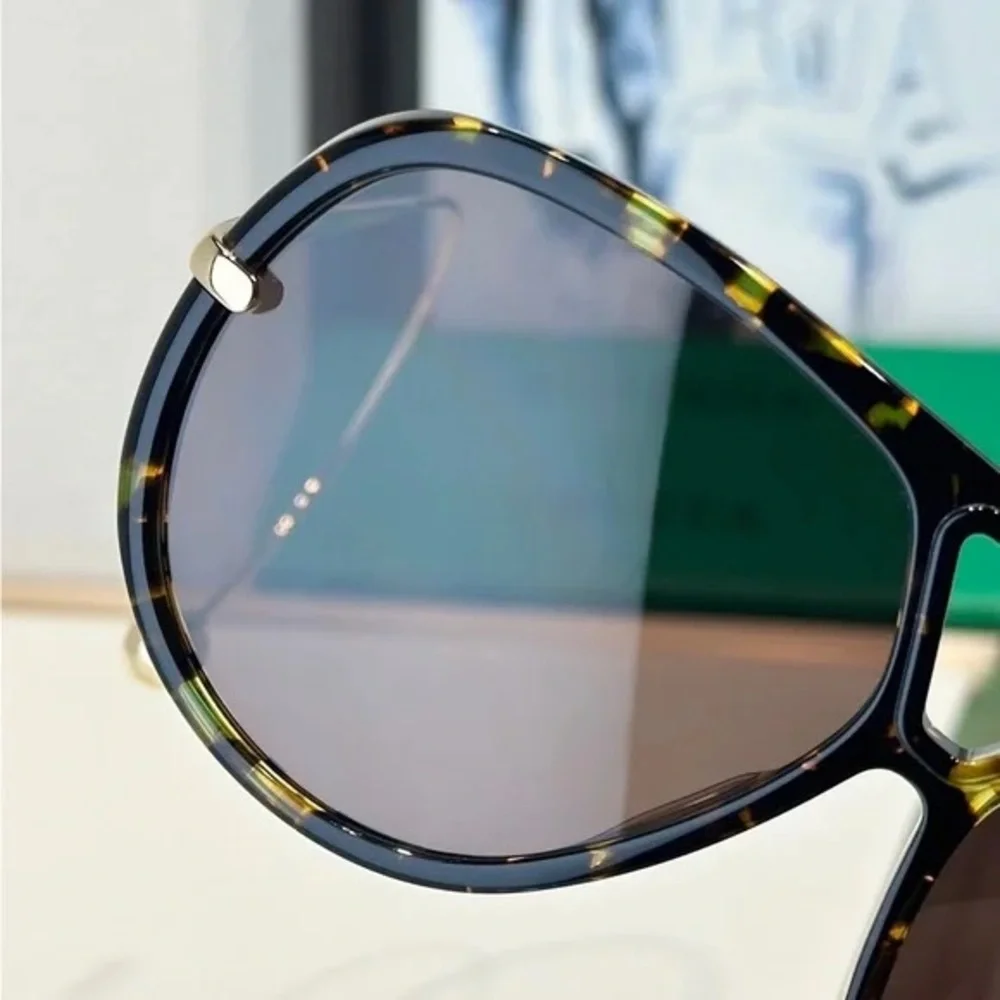 Bottega Veneta Women’s Sunglasses - Picture 6 of 8